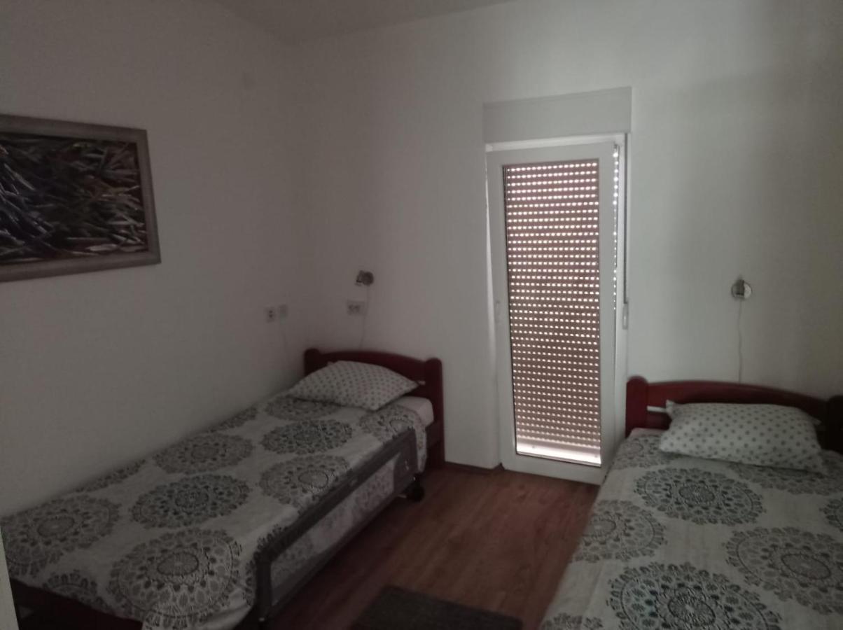 Ap Jurisic Apartment บาร์บินเย ภายนอก รูปภาพ
